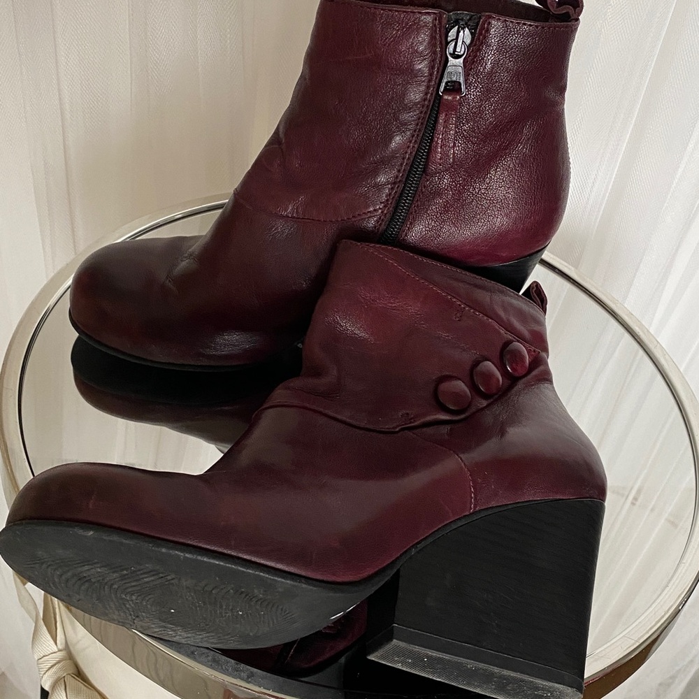 Miz Mooz New York City Burgundy Ankle Leather Boots! Side Zipper Size 9 - Picture 16 of 16